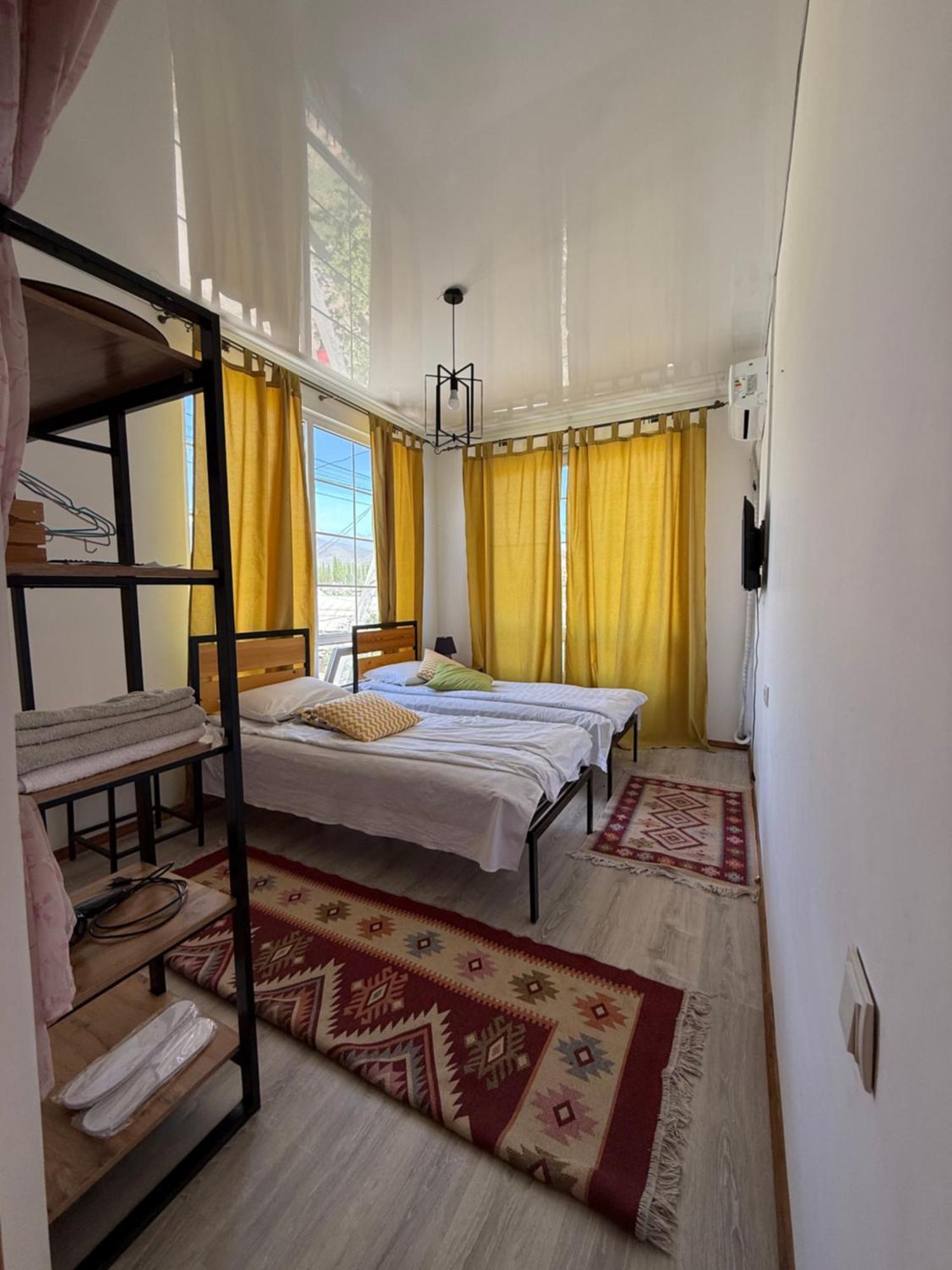 Family Guest House Cholpon-Ata Ngoại thất bức ảnh